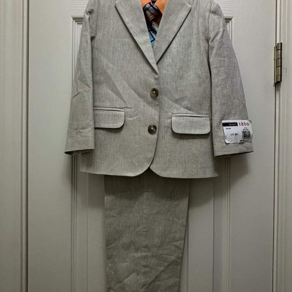 IZOD Boys 4PC Khaki Set Size 4T/4